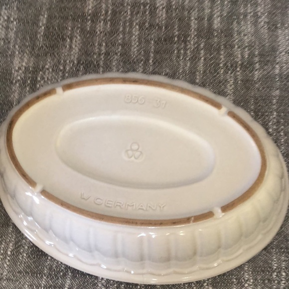 West Germany casserole crock with duck lid - Picture 4 of 5